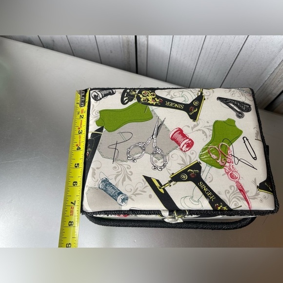 Vintage Style Style Singer Black Sewing Machine Fabric Padded Basket Box - Picture 8 of 10